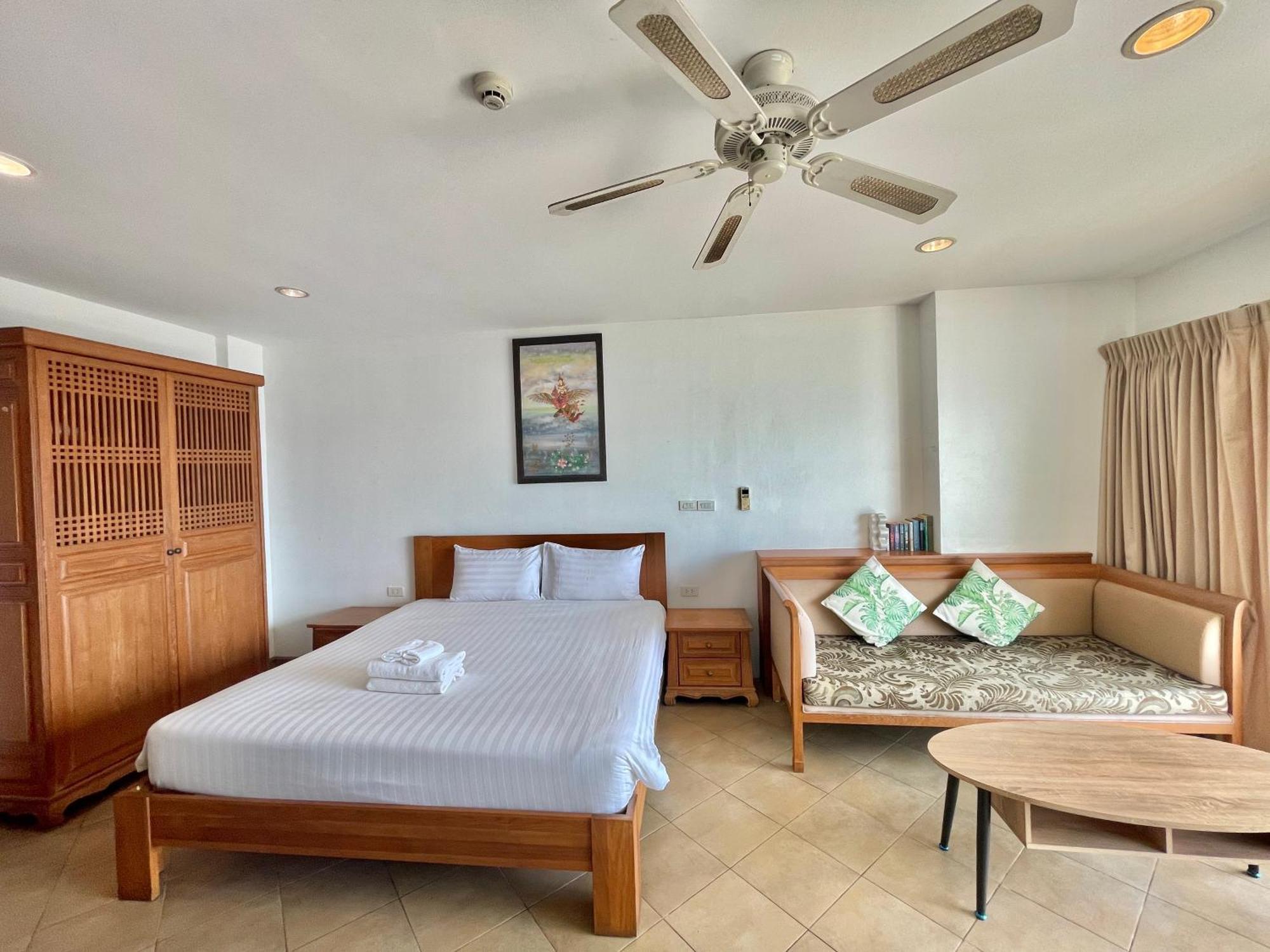 View Talay 6 By Pat 42 Apartment Pattaya Exterior photo